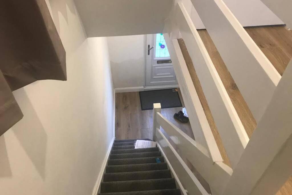 The Dartford Five Bedrooms Attractive House エクステリア 写真